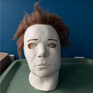 2003 don post studios Michael myers mask- classic